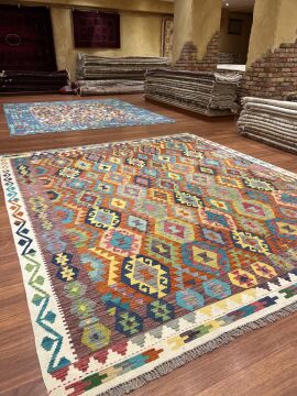 Etnek Desenli Büyük Boy Kilim