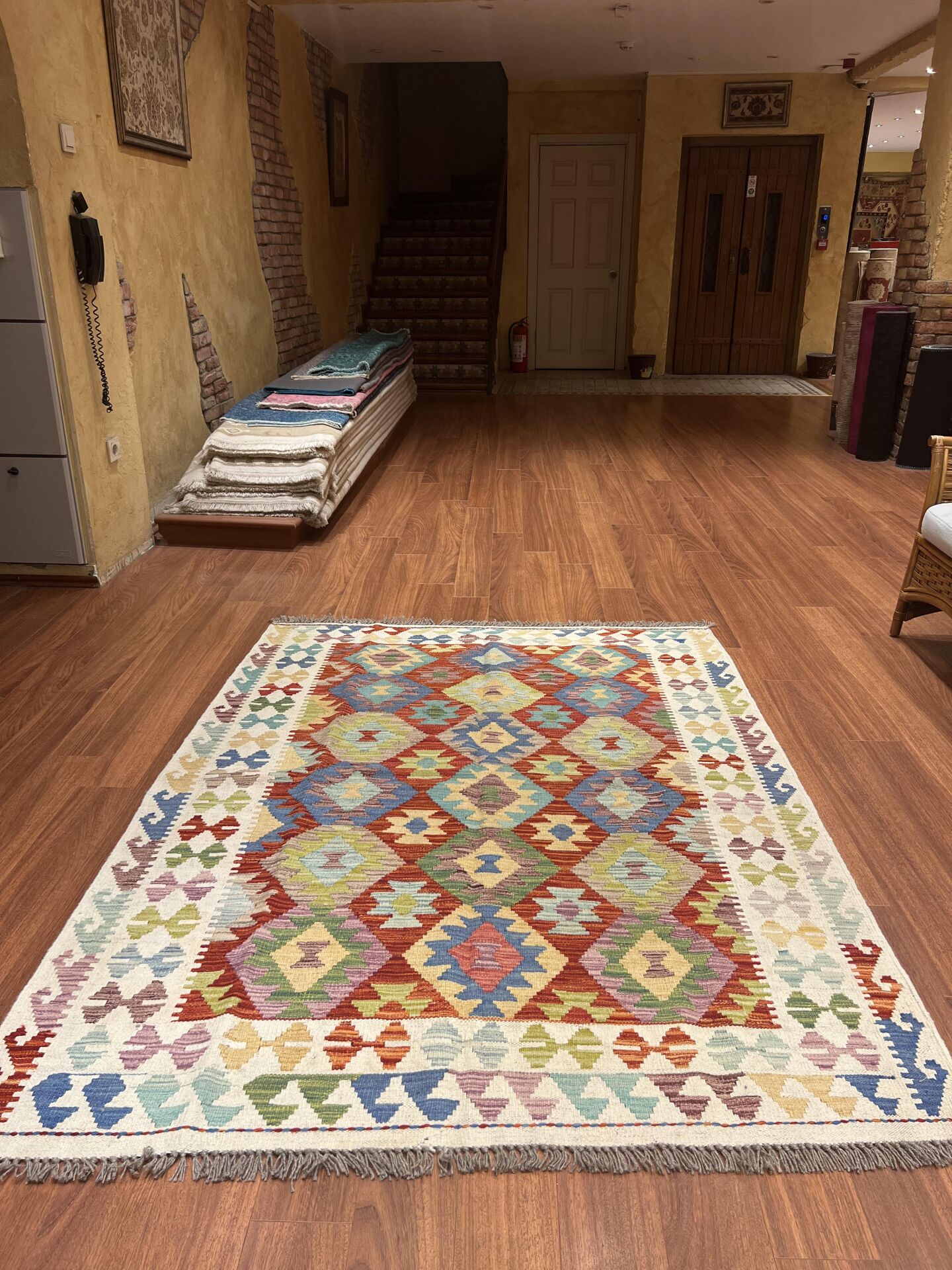 Beyaz Renk Afgan Kilimi