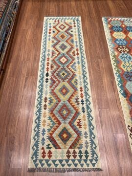 Beyaz Renk Yolluk Kilim