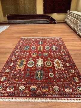 Kırmızı Klasik Yün Makina Halısı