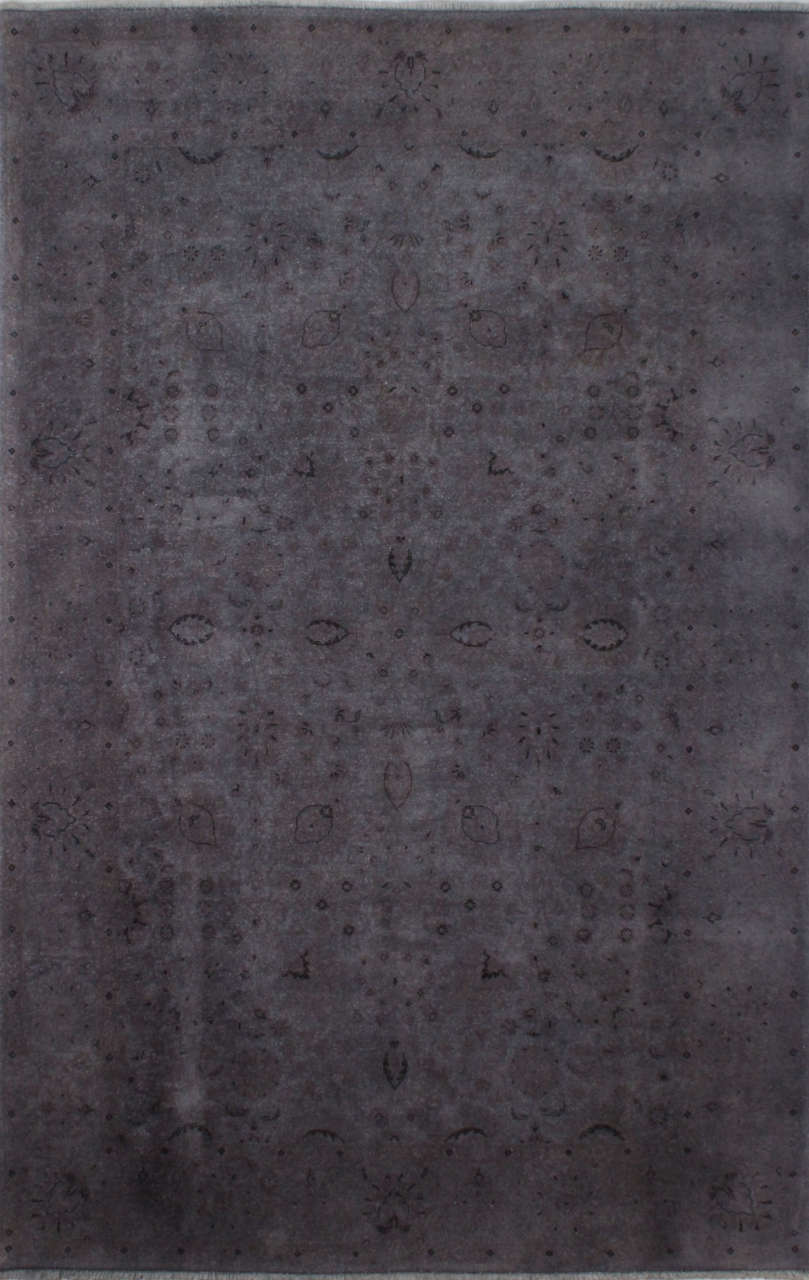 Kendinden Desenli İran Halısı