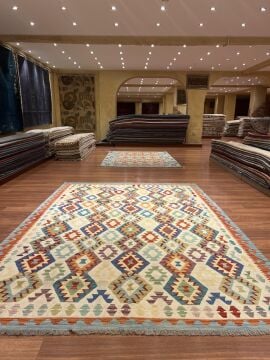 Kök Boya Kilim