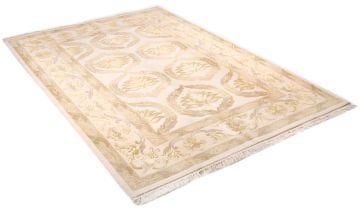 İpek Desenli Damask El Halısı