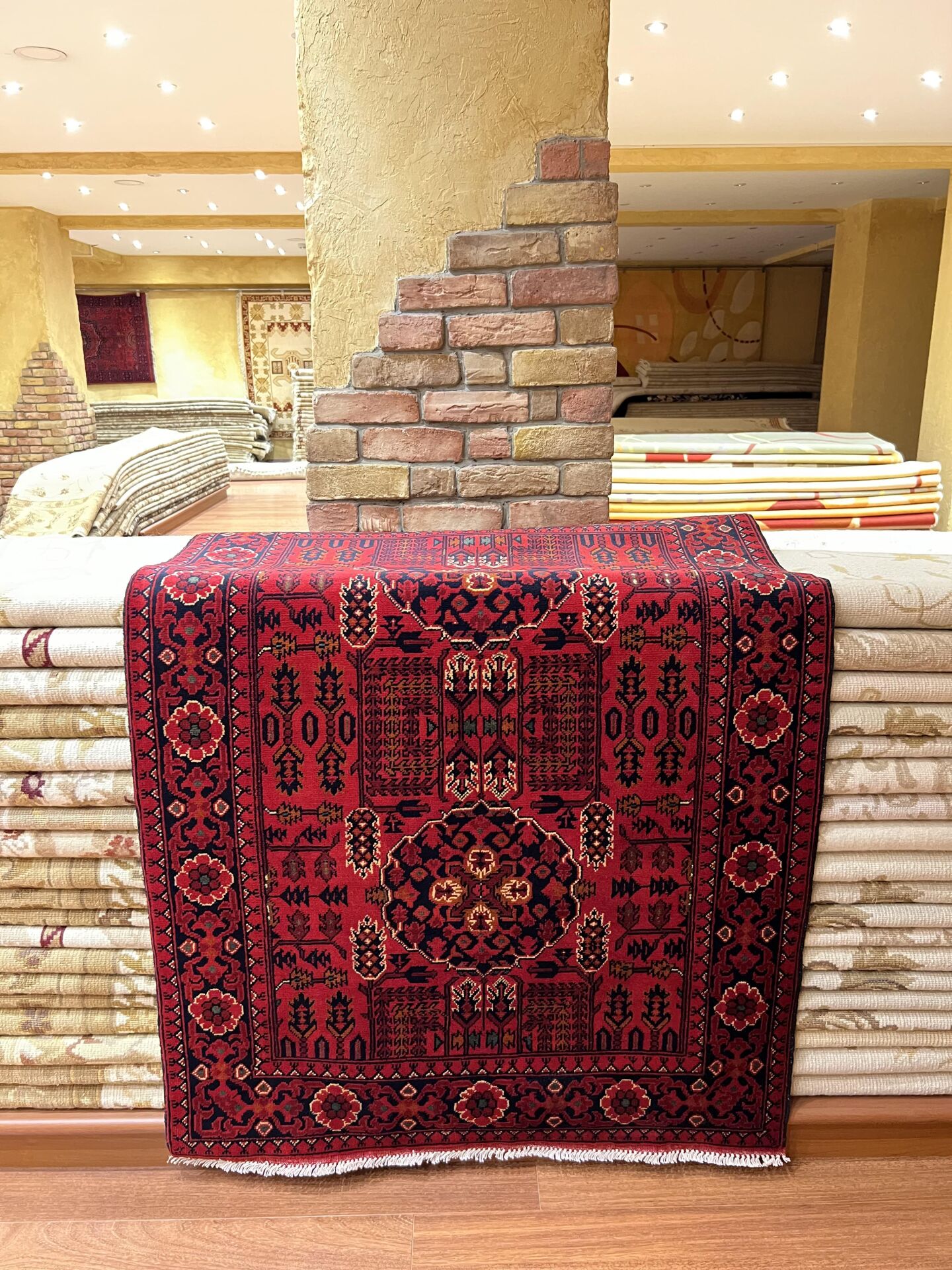 Küçük Afgan Halısı