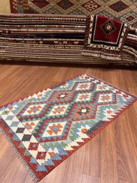 Baklava Desenli Küçük Kilim