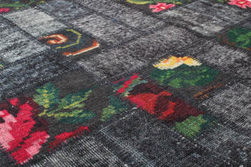 Karabağ Kiliminden Patchwork Yapılmış Desenli Kilim 0.80 x 3.00