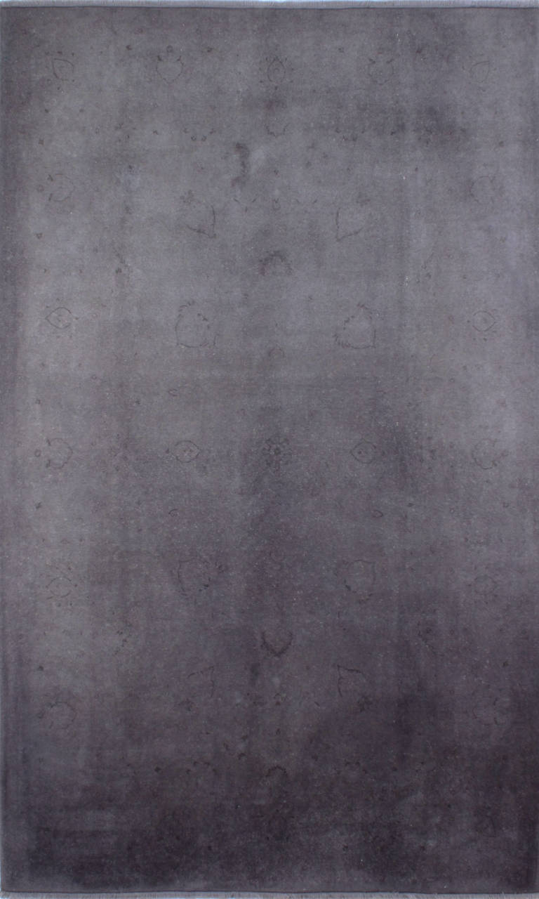 Kendi İçinden Silik Desenli Antrasit Halı