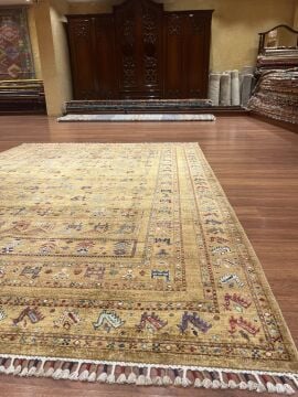 Hayvan Figürlü El Halısı