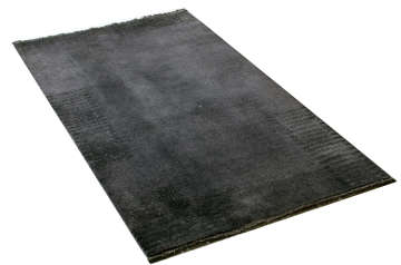 Kenarlarına El Dikişi ile Çizgisel Desenler Olan Halı