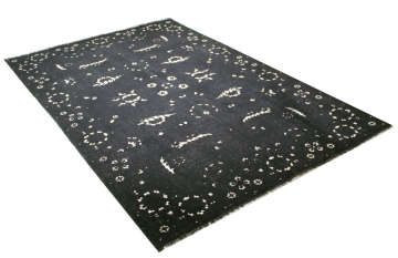 Beyaz İpek Desenli Siyah Salon Halısı