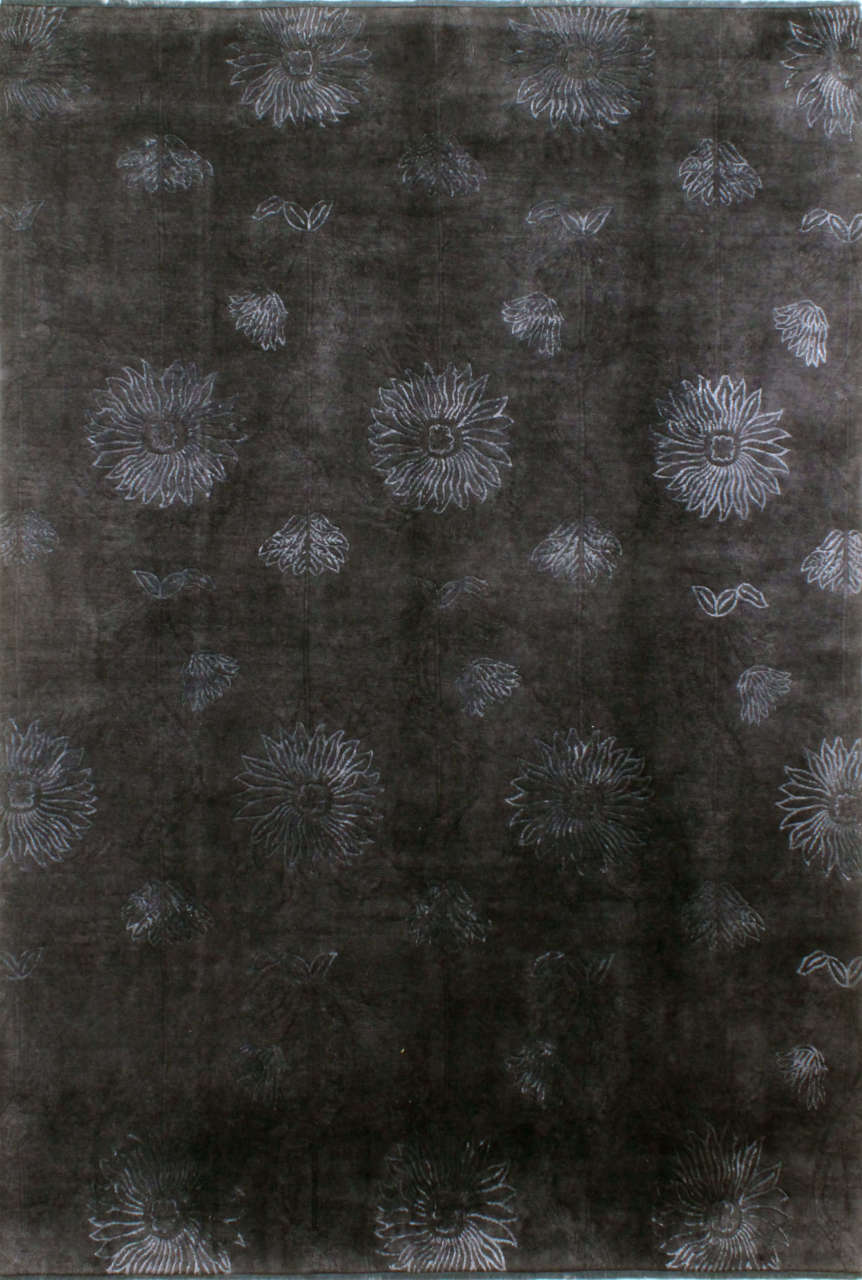 Gray Modern Floral Patterned Carpet