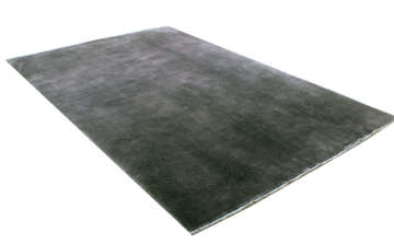 Siyah Düz Desensiz Halı