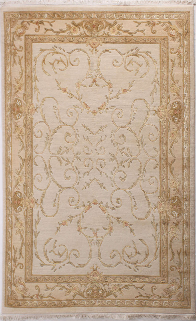 Neoklasik İpek Desenli El Dokuması Halı