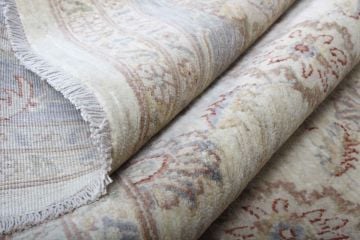 Kare Uşak Desenli El Halısı