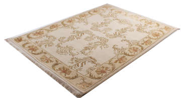 Desenleri İpek Olan Dömiklasik Salon Halısı