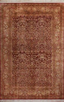 İpek Desenli Kırmızı El Halısı