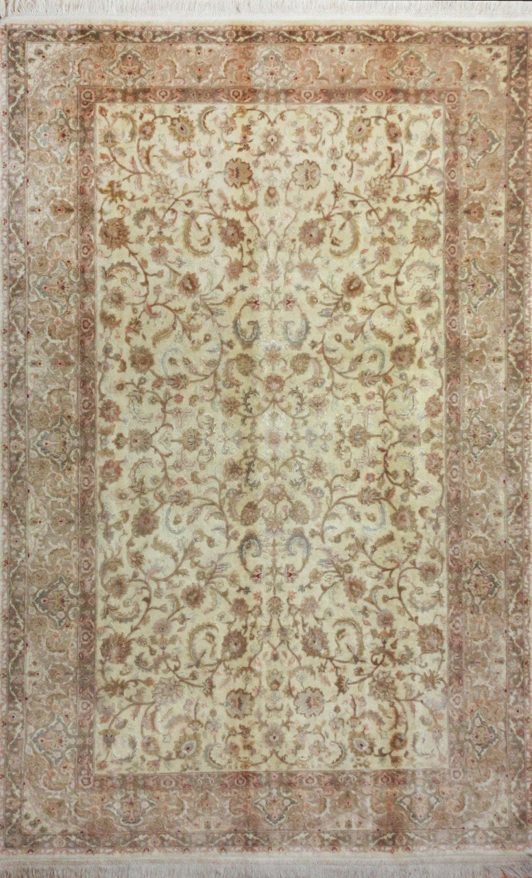 İpekli İran El Halısı