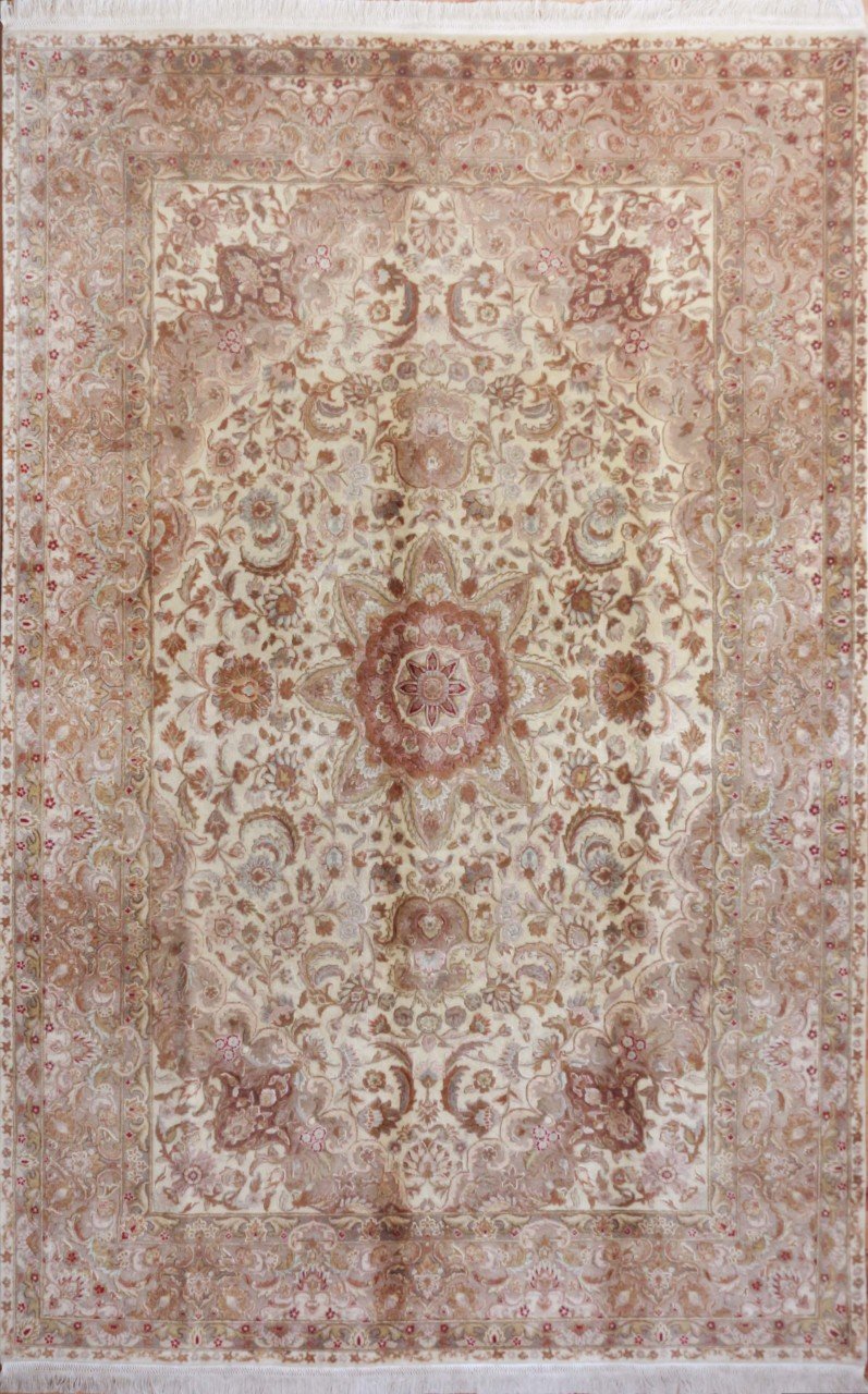 İpekli İran El Halısı