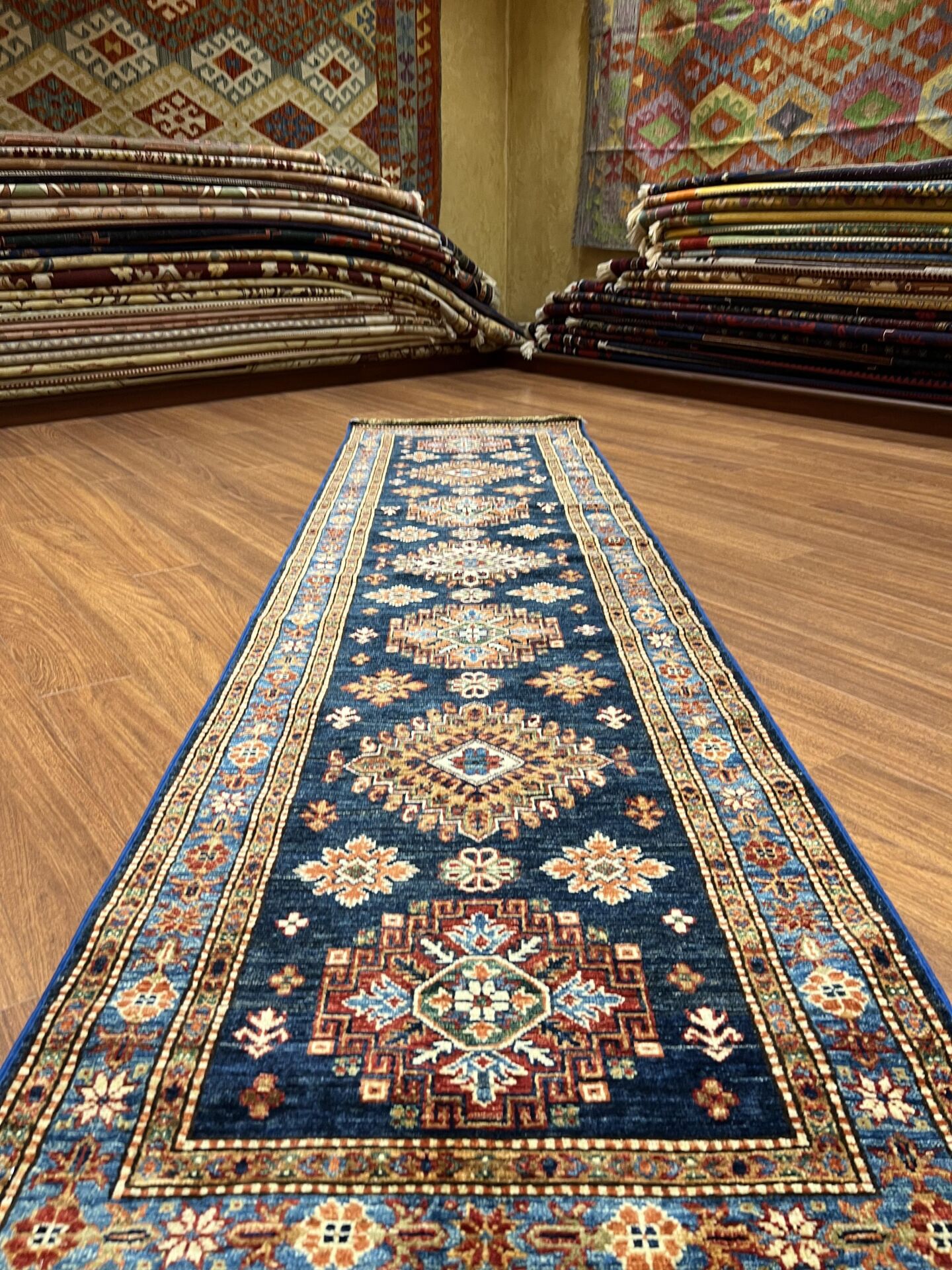 Lacivert Renk Orijinal El Halısı