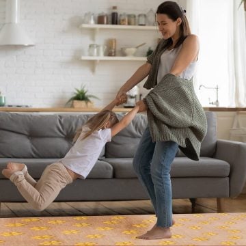 Sarı Çiçekli Kız Çocuk Odası Halısı