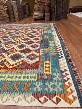 Büyük Boy El Dokuması Kilim