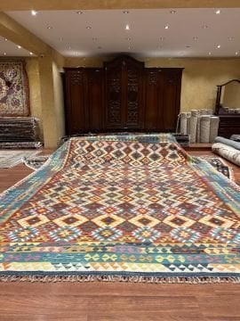 Büyük Boy El Dokuması Kilim