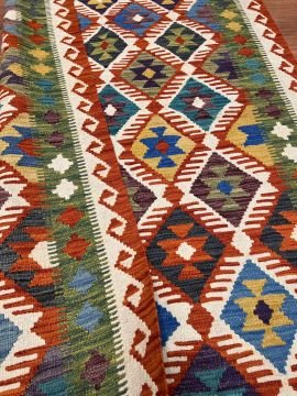 El Dokuması Kilim