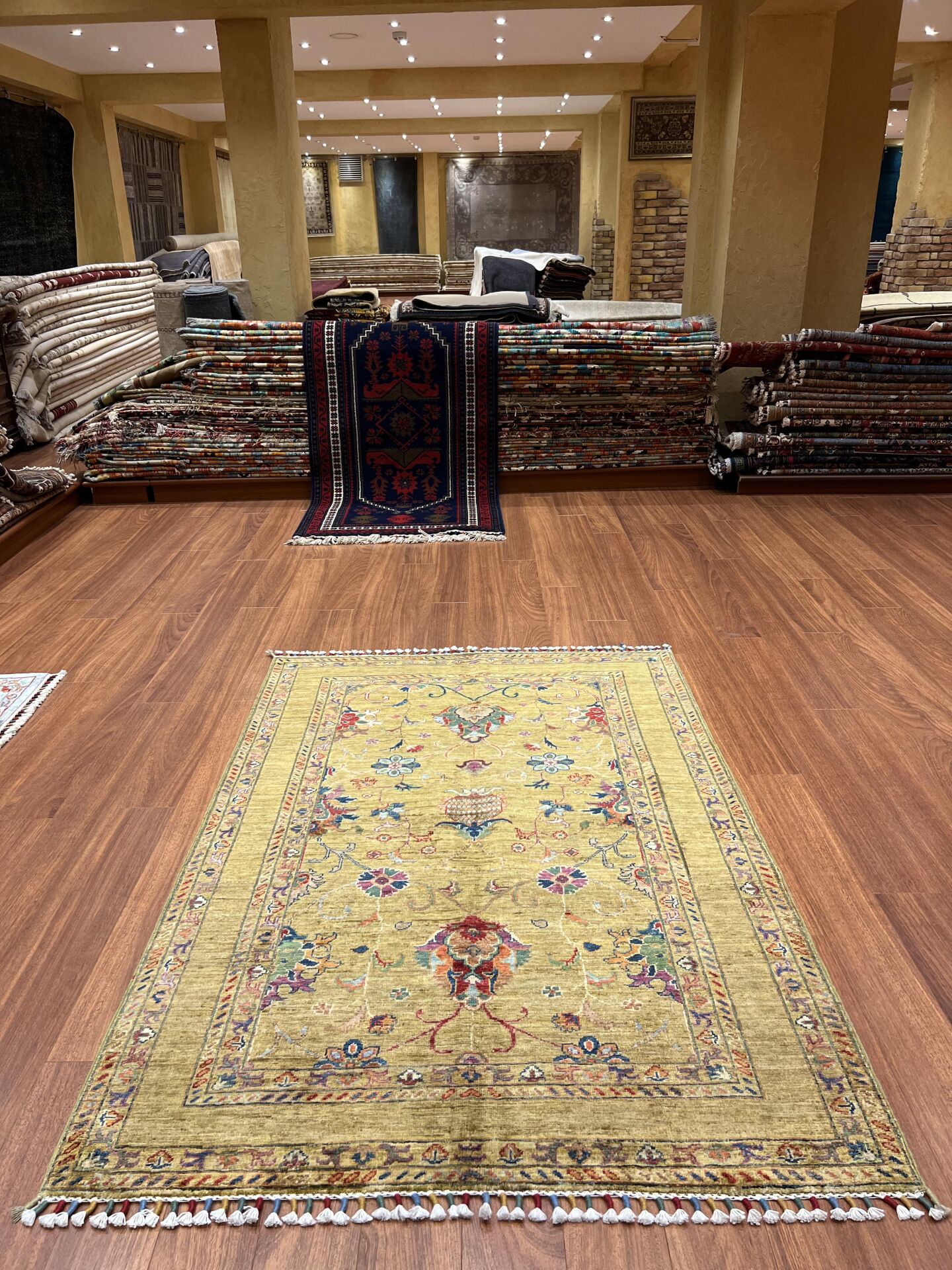 Safran Rengi El Halısı