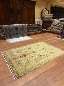 Safran Rengi El Halısı