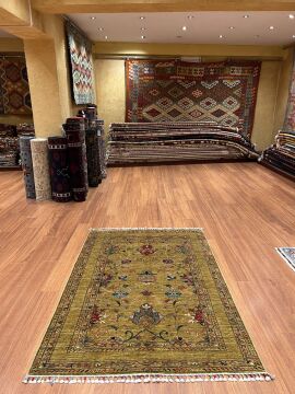 Safran Rengi El Halısı