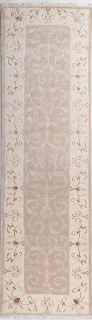 Orta Zemini Koyu, Kenar Bordürü Açık Renk Koridor Halısı