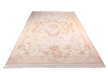 Çiçek Desenli Soft Renk Halı