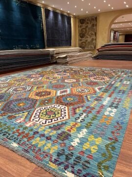 Geleneksel Motifli Büyük Boy Kilim