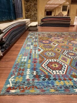 Geleneksel Motifli Büyük Boy Kilim