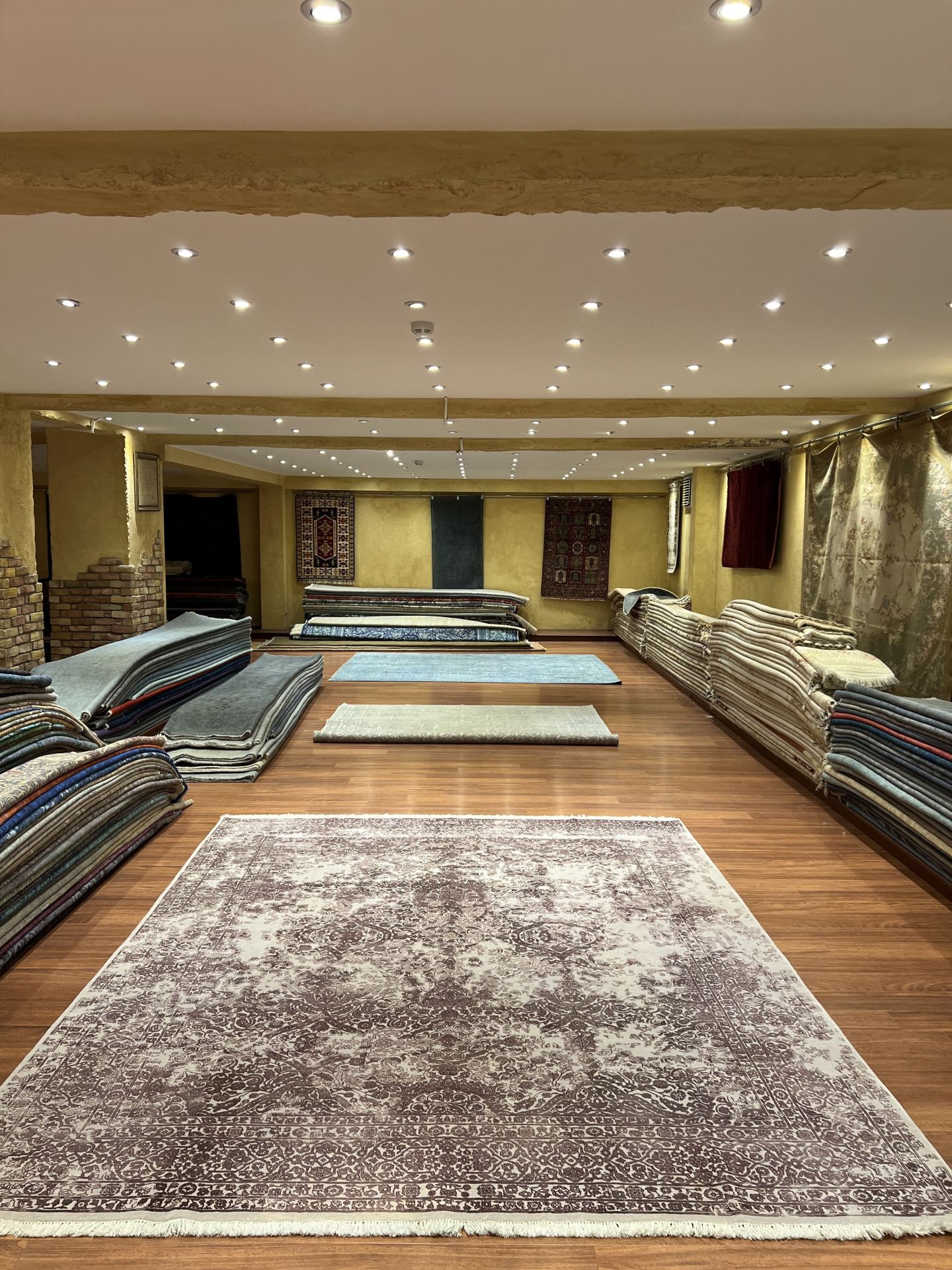 Tasarım İpek El Halısı