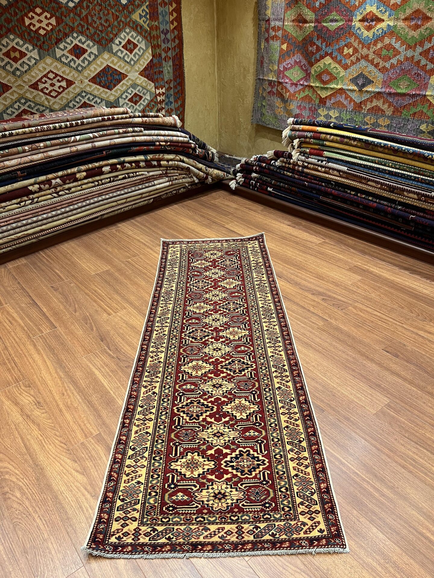 Otantik Desenli Kırmızı Yolluk