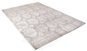 Silk Damask Patterned Handmade Carpet