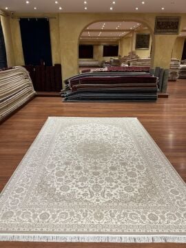 Kabartmalı Beyaz Salon Halısı