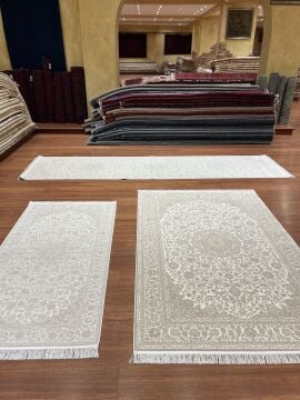 Kabartmalı Beyaz Salon Halısı