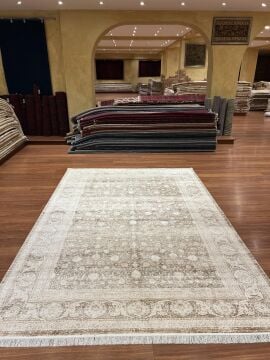 Eskitme Desenli Serpme Model Halı