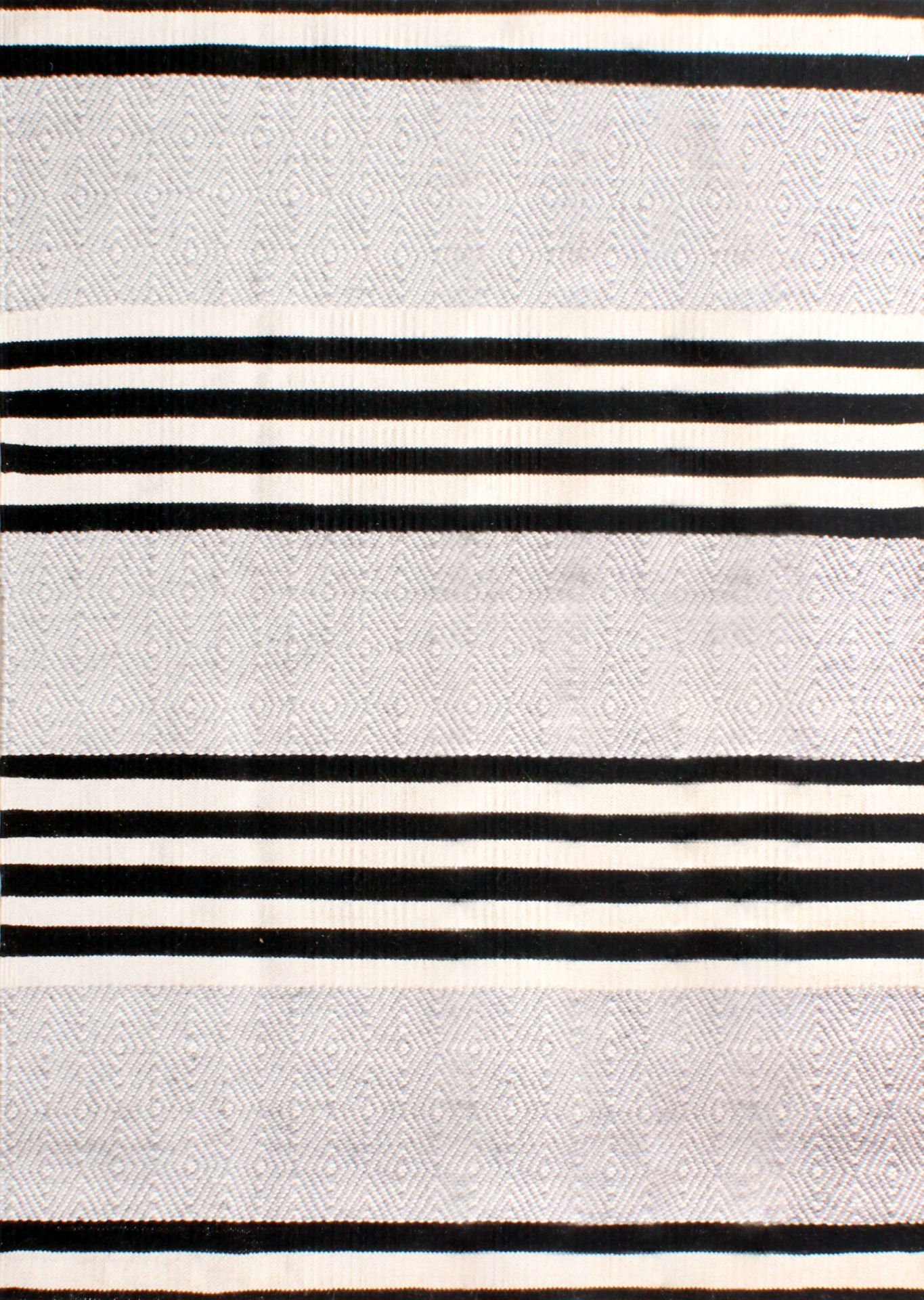 Siyah Gri Baklava Desenli Kilim