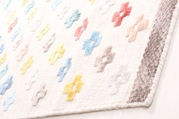 Kabartma Çiçekli El Dokuması Kilim
