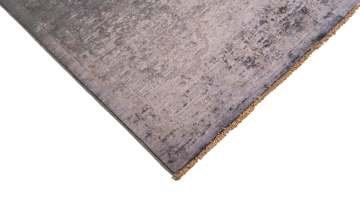 Antrasit Renk Parlak Overdye Halı