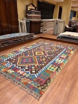 Etnik Desenli Göbekli Kilim