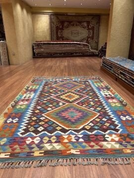 Etnik Desenli Göbekli Kilim