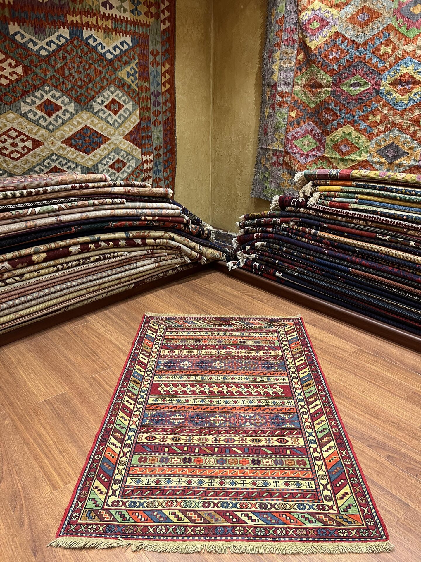 İran Motifli Kilim