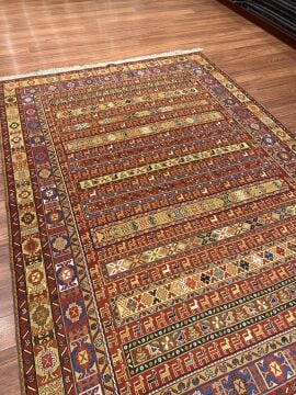 Hayvan Figürlü İran Tipi Kilim