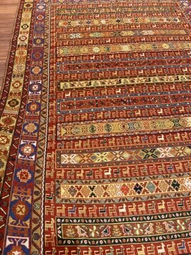 Hayvan Figürlü İran Tipi Kilim
