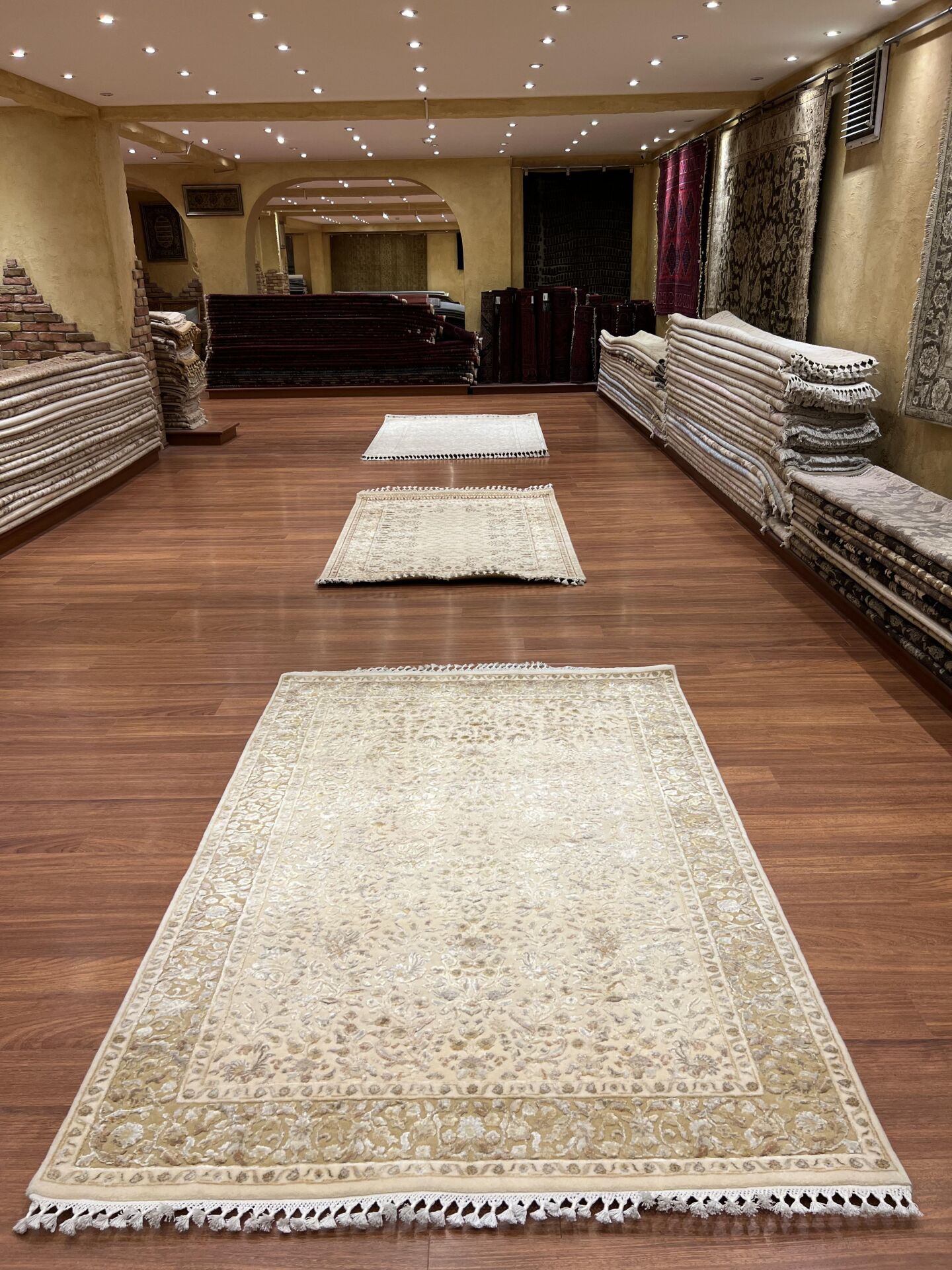 Kabartmalı Orijinal El Halısı