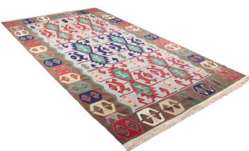 Eli Belinde Motifli Uşak Kilim